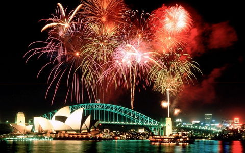New Year's Eve Fireworks Cruise: Sydney Showboats - Yarra Valley Accommodation 2