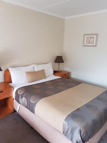 Econo Lodge Hacienda Motel Geelong - Yarra Valley Accommodation 4