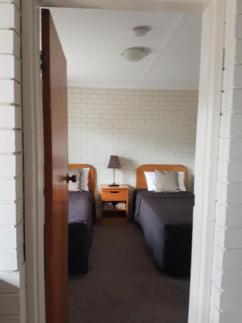 Econo Lodge Hacienda Motel Geelong - Yarra Valley Accommodation 6