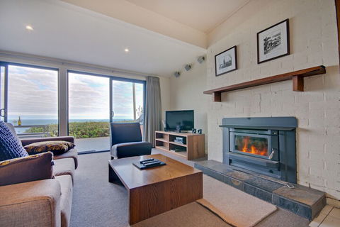 Beacon Point Ocean View Villas - Yarra Valley Accommodation 6
