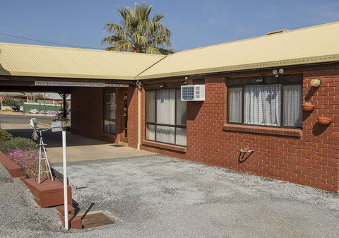 Country Roads Motor Inn Narrandera - Yarra Valley Accommodation 2