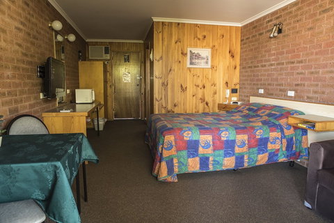 Country Roads Motor Inn Narrandera - Yarra Valley Accommodation 5