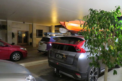 Bishops Lodge Narrandera - Yarra Valley Accommodation 4