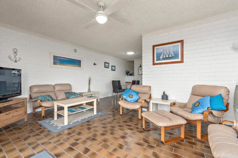 Sun & Surf Aldinga Beach Apartment - Yarra Valley Accommodation 4
