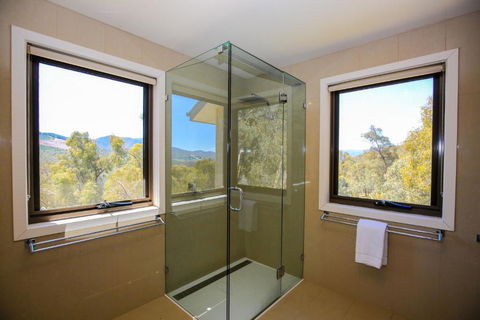 Kangaroo Lodge - Yarra Valley Accommodation 6