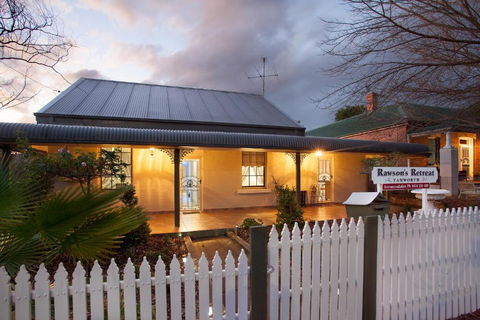 Rawsons Retreat Five Bedroom Home Walk CBD Includes Breakfast - Yarra Valley Accommodation 3