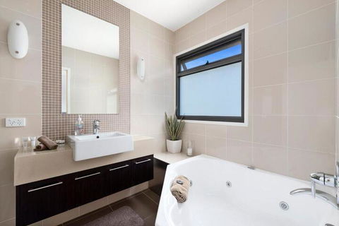 Beach & Reef - Yarra Valley Accommodation 6