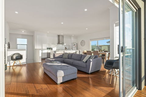 Oceans Eight - Yarra Valley Accommodation 5