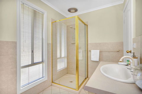 Green Reef Beach House - Yarra Valley Accommodation 3