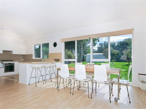 Tennis Elbow - Yarra Valley Accommodation 3