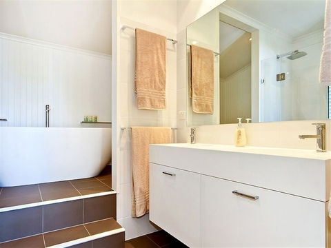 Tennis Elbow - Yarra Valley Accommodation 2