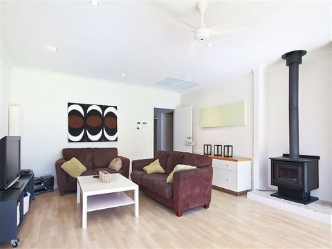 Tennis Elbow - Yarra Valley Accommodation 5