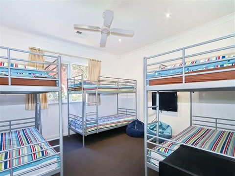 Tennis Elbow - Yarra Valley Accommodation 4