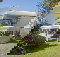 Through the Looking Glass - Yarra Valley Accommodation