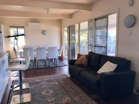 The Beach Shack - Yarra Valley Accommodation 5