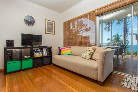 Pambula Family Beach House - Yarra Valley Accommodation 4