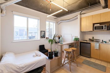 LUCINDA, Carlton Studio Apartment - Yarra Valley Accommodation 0