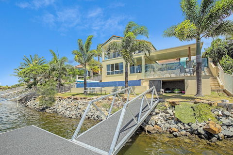 Lakehouse Family Oasis - Yarra Valley Accommodation 0
