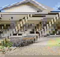 Collins Retreat - 4 Bedroom home with Pool