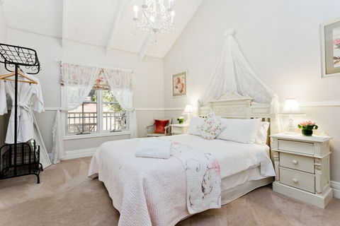 Oak Tree Cottage - Mundaring - Yarra Valley Accommodation 3