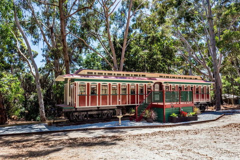 Oak Tree Cottage - Mundaring - Yarra Valley Accommodation 4