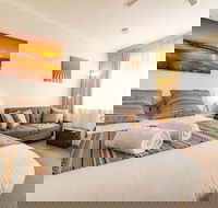 Ocean Sunset Glenelg Central Studio Apt - Yarra Valley Accommodation