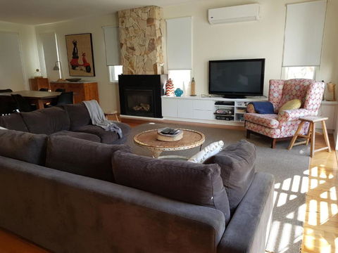 Sand Dunes - Yarra Valley Accommodation 6
