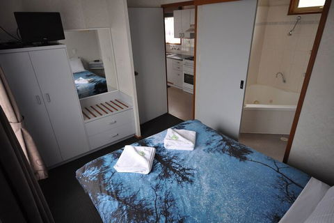 Dylene Caravan Park - 2 Br Family Cabin With Air - Yarra Valley Accommodation 6