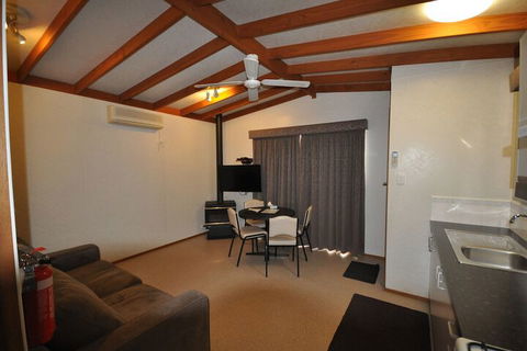 Dylene Caravan Park - 2 Br Family Cabin With Air - Yarra Valley Accommodation 7