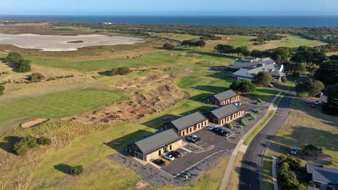 13th Beach Golf Lodges - Yarra Valley Accommodation 4