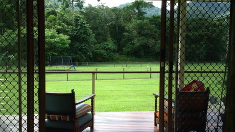 Cairns Homestead Acreage Pet & Family Friendly - Yarra Valley Accommodation 4