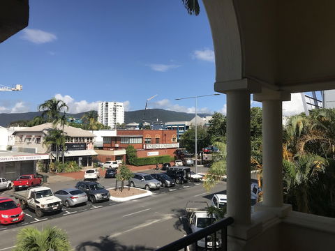 Villa Vaucluse Apartments Of Cairns - Yarra Valley Accommodation 4