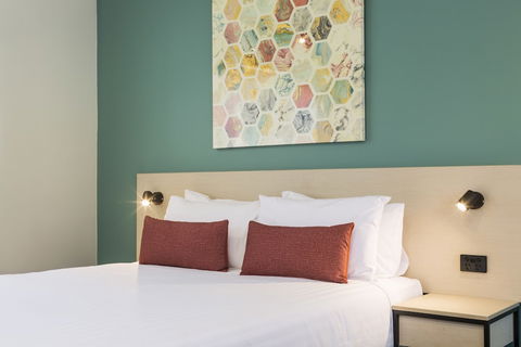 Nightcap At Balaclava Hotel - Yarra Valley Accommodation 3