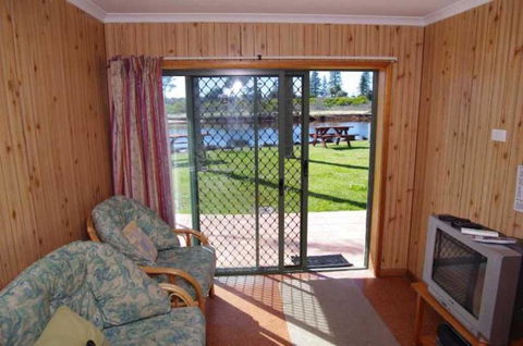 Beachfront 5 25 Willow Street - Yarra Valley Accommodation 1
