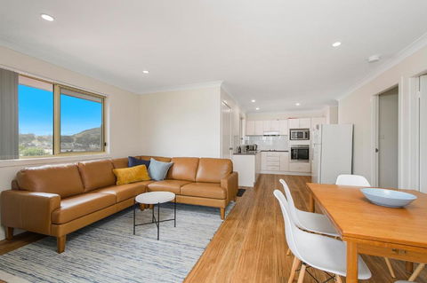 Bellhaven 2 17 Willow Street - Yarra Valley Accommodation 2