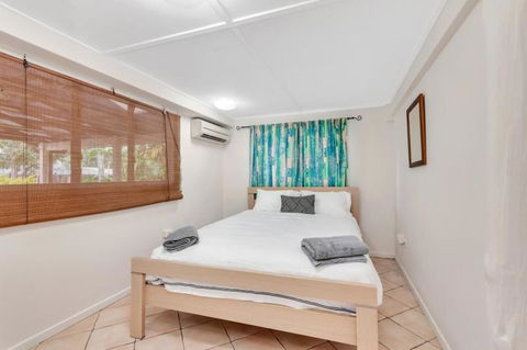 Edge Hill Holiday Home / Cairns - Yarra Valley Accommodation 5