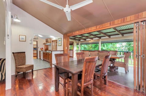 Edge Hill Holiday Home / Cairns - Yarra Valley Accommodation 1