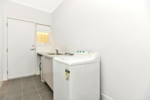 Avaya Sellicks Beachfront Getaway WiFi - Yarra Valley Accommodation 3