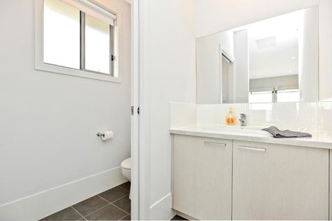 Avaya Sellicks Beachfront Getaway WiFi - Yarra Valley Accommodation 5