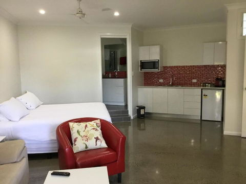 The Cyclone Shelter - Yarra Valley Accommodation 4