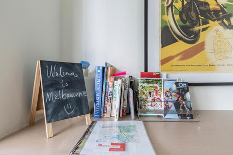LIGHT AIRY SPACIOUS QUEENS ROAD APARTMENT - Yarra Valley Accommodation 1