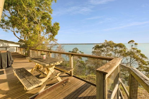 Lakescapes Cottage 180 Degree Panoramic Views - Yarra Valley Accommodation 6