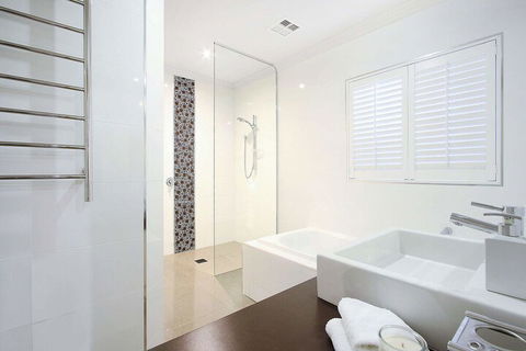 Lang Street Luxury Retreat Mulwala - Yarra Valley Accommodation 4