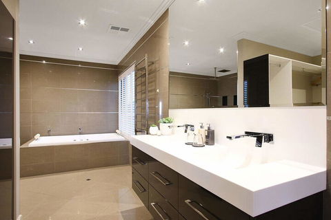 Lang Street Luxury Retreat Mulwala - Yarra Valley Accommodation 5