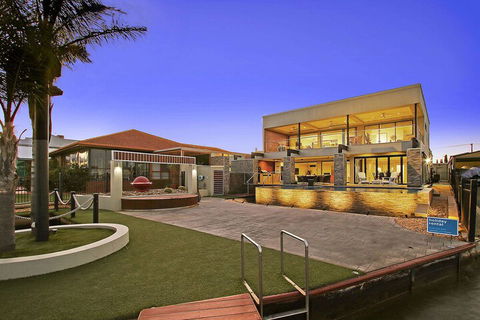 Lang Street Luxury Retreat Mulwala - Yarra Valley Accommodation 2