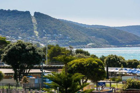 LOUTTIT BAY APARTMENT 1 Free Wifi Ocean Views & The Ultimate Location - Yarra Valley Accommodation 4