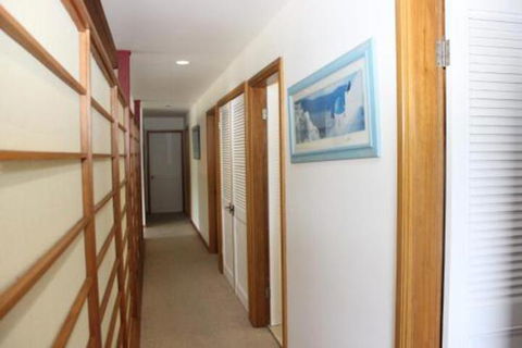 LIZ LAKE - Yarra Valley Accommodation 4