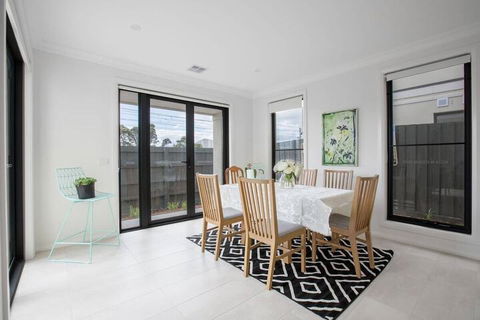 Captivating Large 4br@narre Warren - Yarra Valley Accommodation 5