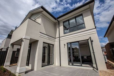 Captivating Large 4br@narre Warren - Yarra Valley Accommodation 3