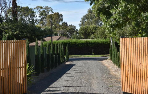 Kennedy House Euroa - Yarra Valley Accommodation 1